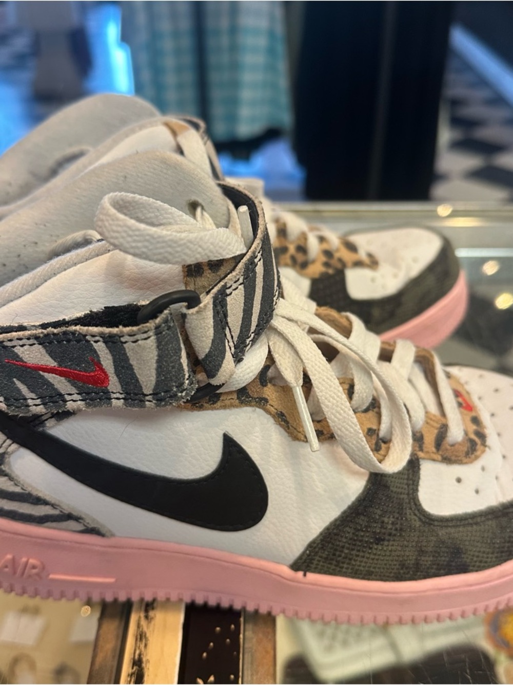 Nike Wmns Air Force 1 Mid — White, Black & Pink Animal Mix - Picture 4 of 5